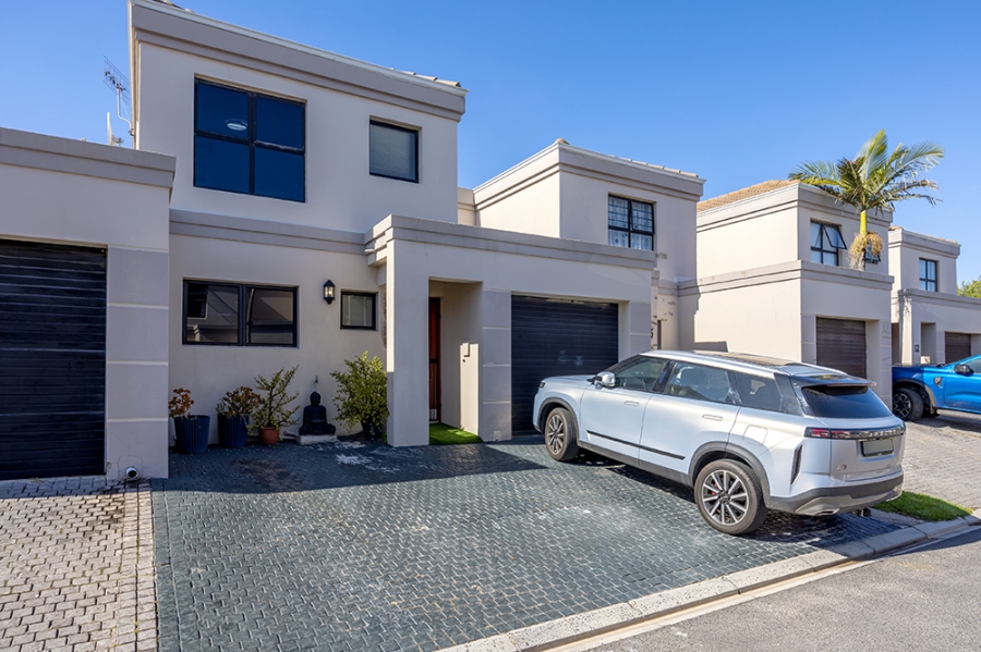 2 Bedroom Property for Sale in Parklands Western Cape